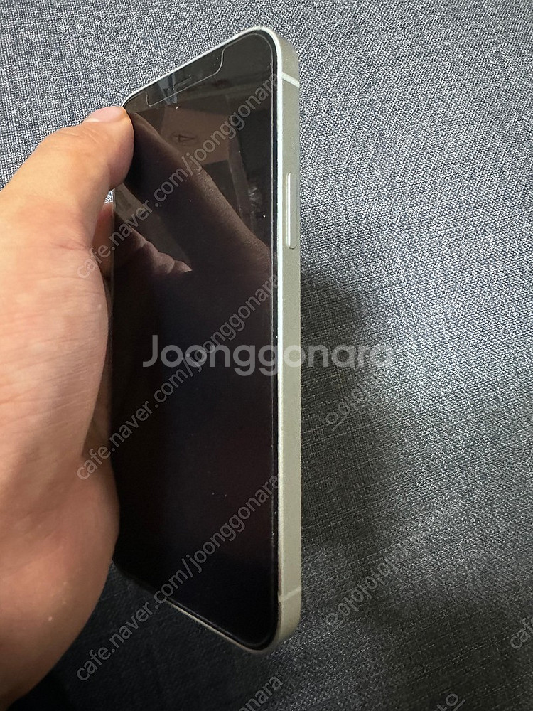 아이폰 12 화이트 64gb 판매합니다.--2
