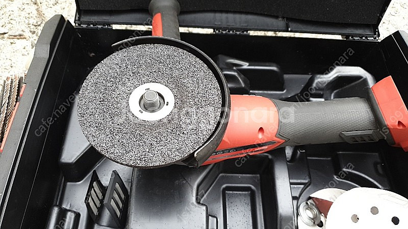 밀워키 5인치 속도조절 그라인더 M18-FSAGV125XB 베어툴 판매--8