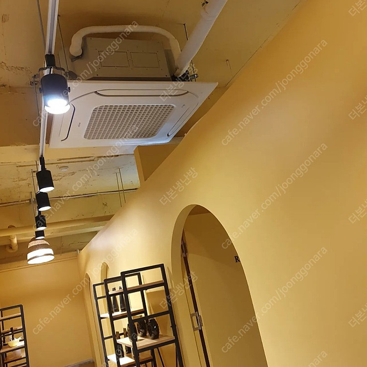 새것같은 중고 천장형 냉난방 시스템에어컨 15~40평 저렴하게 판매설치 합니다 이미지