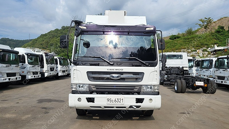 대우 노부스 후축 카고트럭 13년형 배출가스 3등급 7.5m 농기계 장비운반용 중고화물차 이미지