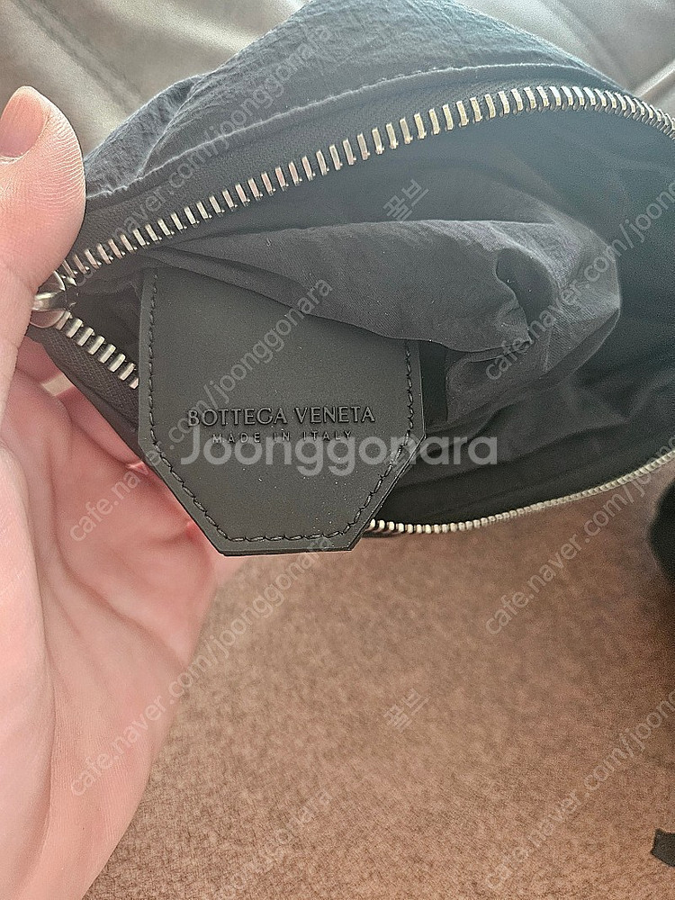 보테가베네타 패디드 카세트백--3