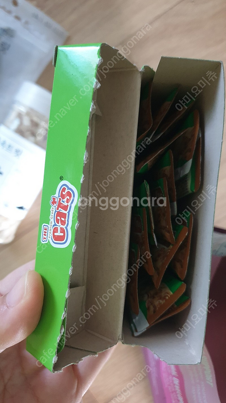 뉴트로초이스/내츄럴발란스/로얄키튼사료/간식 팝니다--8