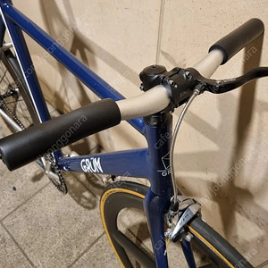 픽시 자전거 그룬 바이크 인테그랄01 수제 알카본 싱글기어 자전거 팝니다. (삼발이 카본 휠셋 88림)
