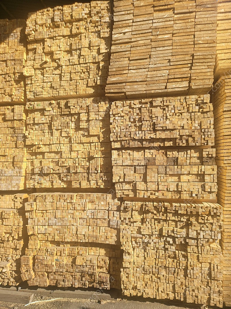 [팝니다] B급 건조 한치각 팝니다 길이12자(3600mm) ,8자, 현수막용 재단된 한치각도 있습니다 이미지