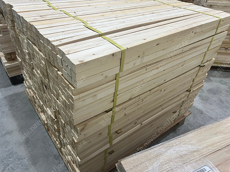 [팝니다] B급 건조 한치각 팝니다 길이12자(3600mm) ,8자, 현수막용 재단된 한치각도 있습니다 이미지