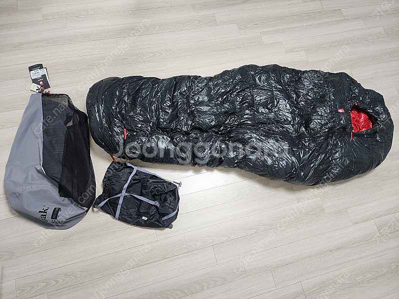 파작 10z 숏 블랙 침낭 팝니다.--0