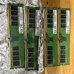 삼성 DDR4 2666 8GB X 2개, DDR4 3200 8GB X 2개 판매합니다.