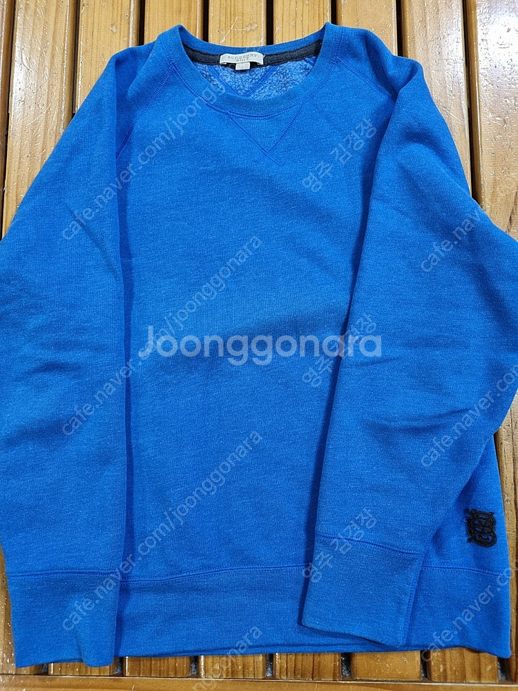 버버리 맨투맨 100사이즈--0