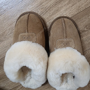 어그 UGG 슬리퍼 체스넛