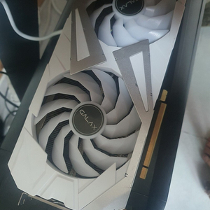 갤럭시 RTX3070 화이트