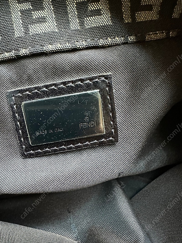 펜디 주카 숄더백 맘마백--3