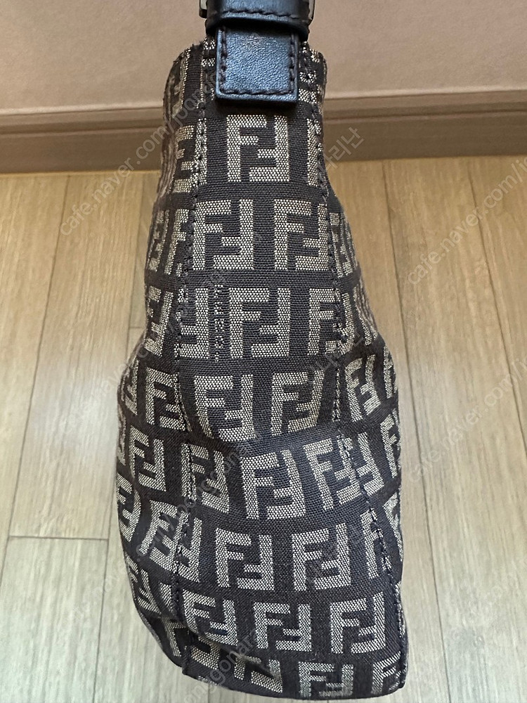 펜디 주카 숄더백 맘마백--7