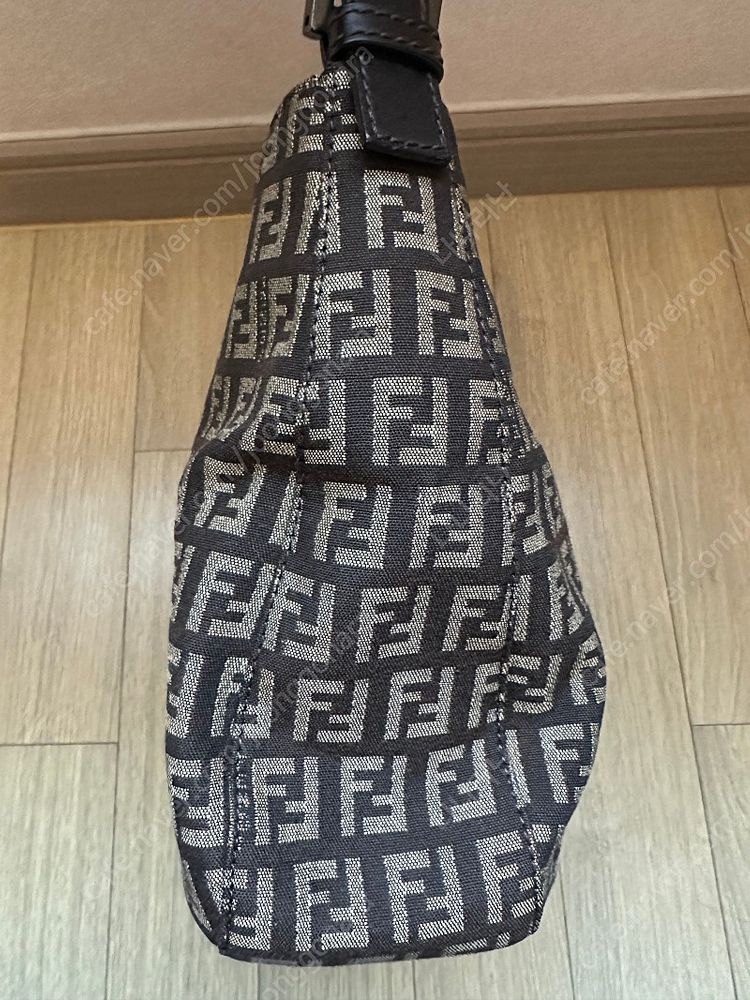 펜디 주카 숄더백 맘마백--8