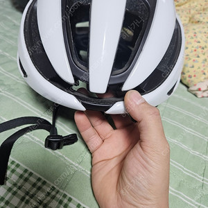 부산 BTIN 이쁜 자전거 헬멧 팝니다.