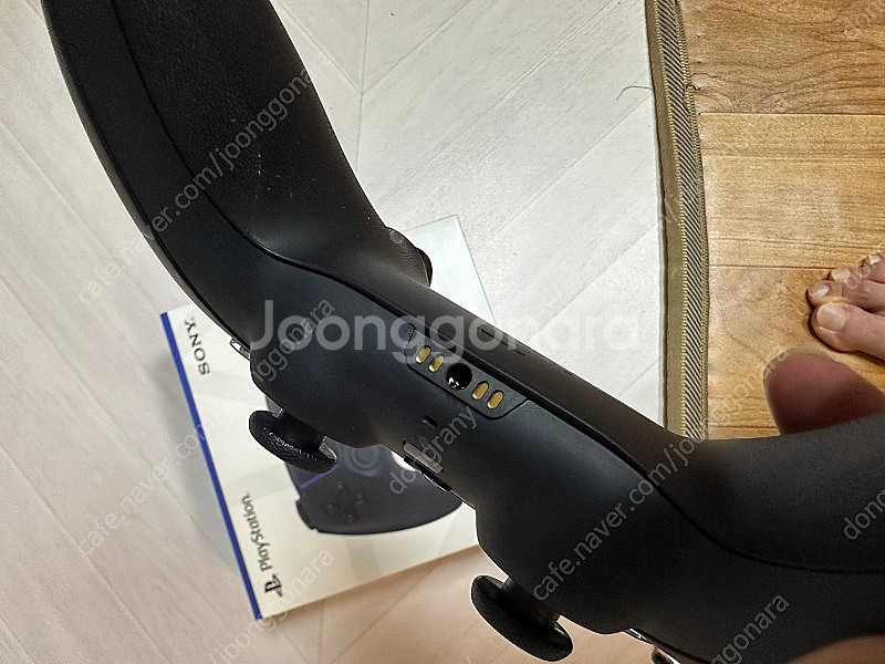 PS5듀얼센서 개봉만한것 팝니다(서울지역)--1