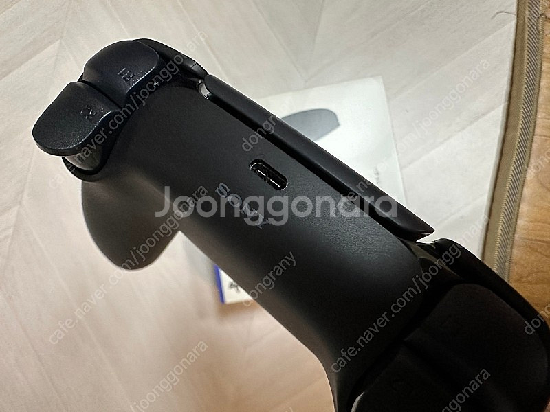 PS5듀얼센서 개봉만한것 팝니다(서울지역)--3