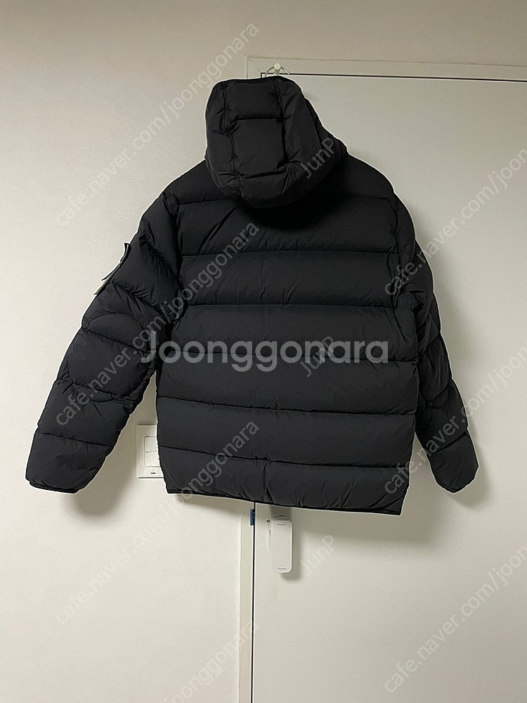 (새제품)스톤아일랜드 심리스 패딩 블랙 라지--3
