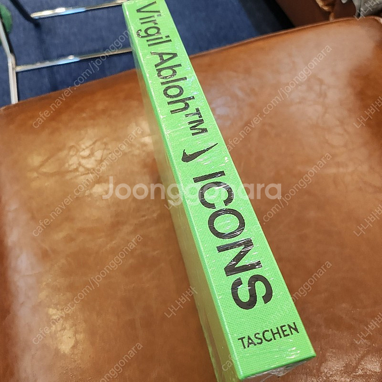 버질아블로 나이키 책 판매합니다--4