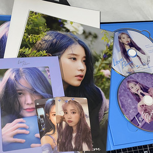 아이유 2019 러브포엠 콘서트 블루레이 blu-ray BD 포토북 포스터
