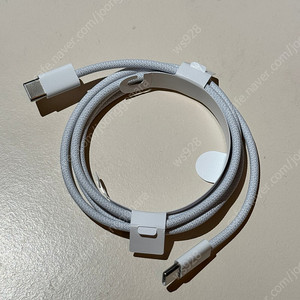 애플 정품 60W USB-C 충전 케이블(1m) 판매합니다. (새제품, 새상품)