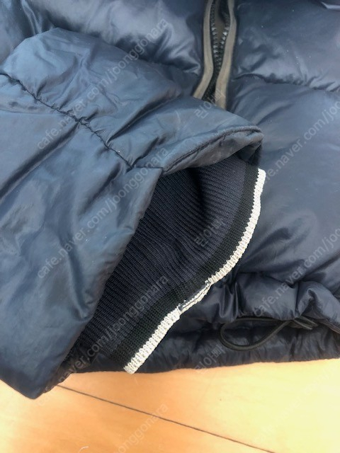 CP 컴퍼니 고글 수류탄 오리털 패딩 매장판 정품 판매 합니다.--7