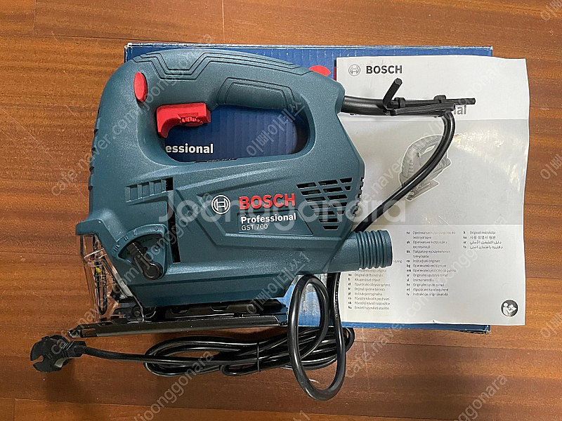 보쉬 직쏘 GST700 미사용 팝니다(칼날 포함)--0