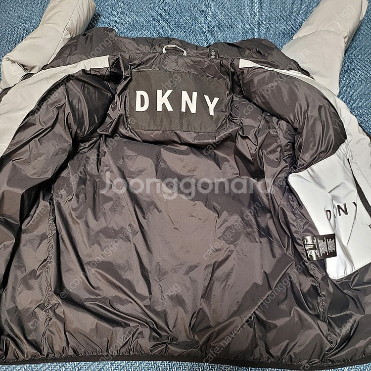 DKNY 패딩 팝니다.--3