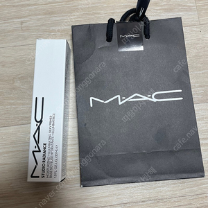 맥 MAC 스튜디오 래디언스 모이스춰라이징 + 일루미네이팅 실키 프라이머 미개봉 새상품 팝니다