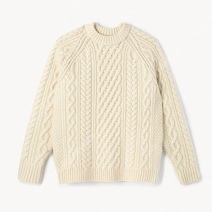 얼바닉30 urbanic30 cable wool knit 판매합니다.