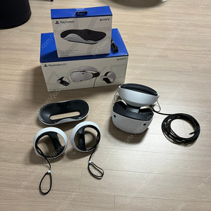 PS VR2 팝니다. 정품 거치대 포함