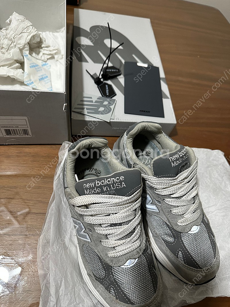 뉴발란스 993 b스탠다드 220 사이즈 180,000...--4