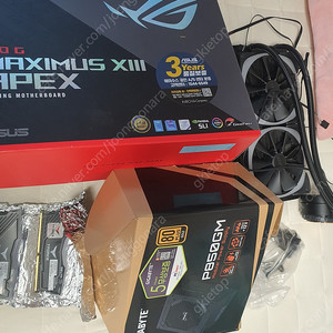 asus z590 apex 메인보드, 팀그룹 델타R 램 32gb, nzxt x63 rgb 2열 수냉쿨러