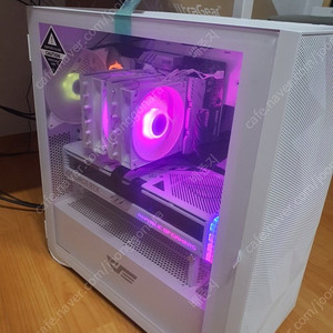 화이트본체 7800x3d 4080 rogstrix white 컴퓨터 및 모니터 팝니다