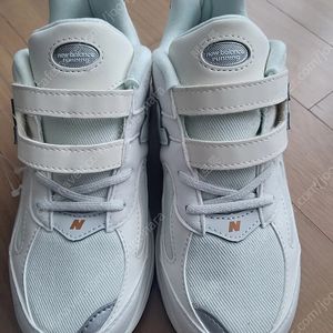 뉴발란스220키즈 운동화 새제품