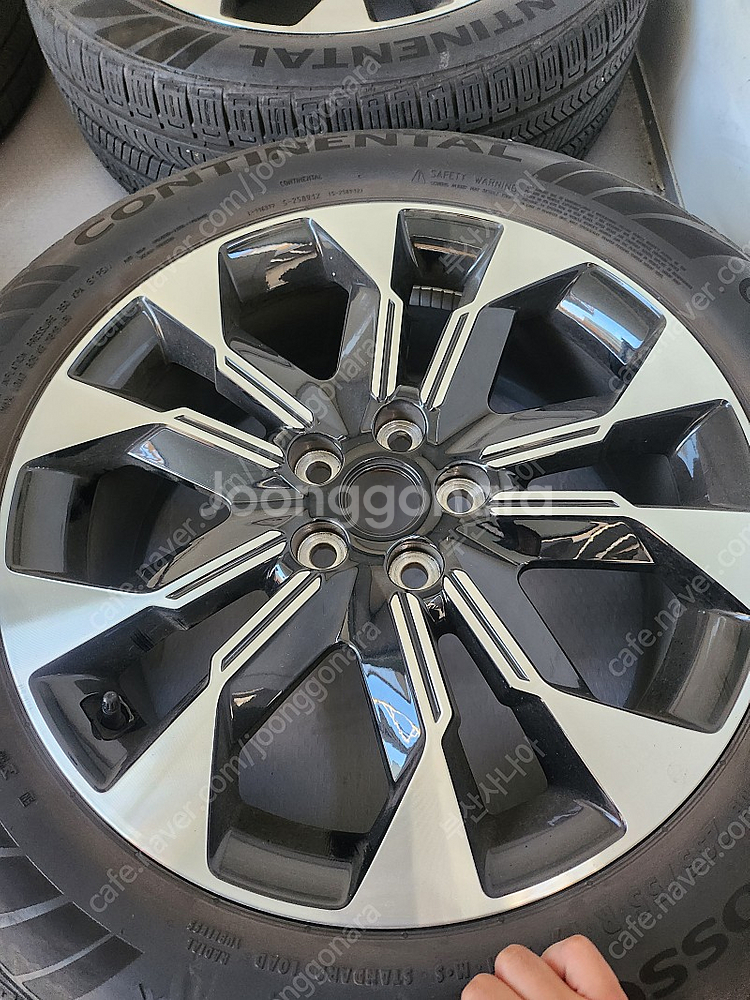 카니발 KA4 순정 19인치 휠타이어 6000km 탈거...--0