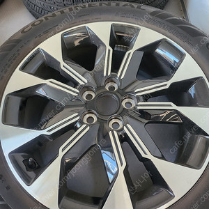 카니발 KA4 순정 19인치 휠타이어 6000km 탈거한거 팝니다