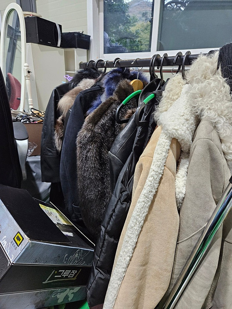 서울 헌옷수거 의뷰/신발/가방/도서 등 최고가 방문 매입합니다--1