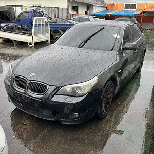 BMW E60 523i M패키지 부품차 각개합니다 앞범퍼,뒷범퍼,휀다,본네트,그릴,문짝,휠,후미등,엔진미션부품,ABS,ECU,TCU,사이드미러,데후,시트,트렁크,헤드라이트,네비