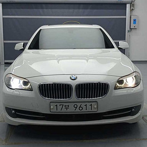 BMW 5시리즈(6세대) 520d 신조 2013년형 완전무사고 18만키로 750만