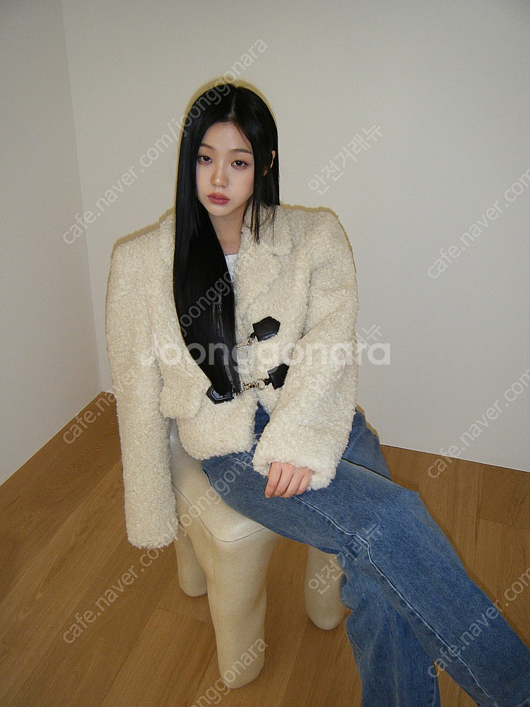 블루민 테디 페이크퍼 크롭 코트 크림색상 새상품--1