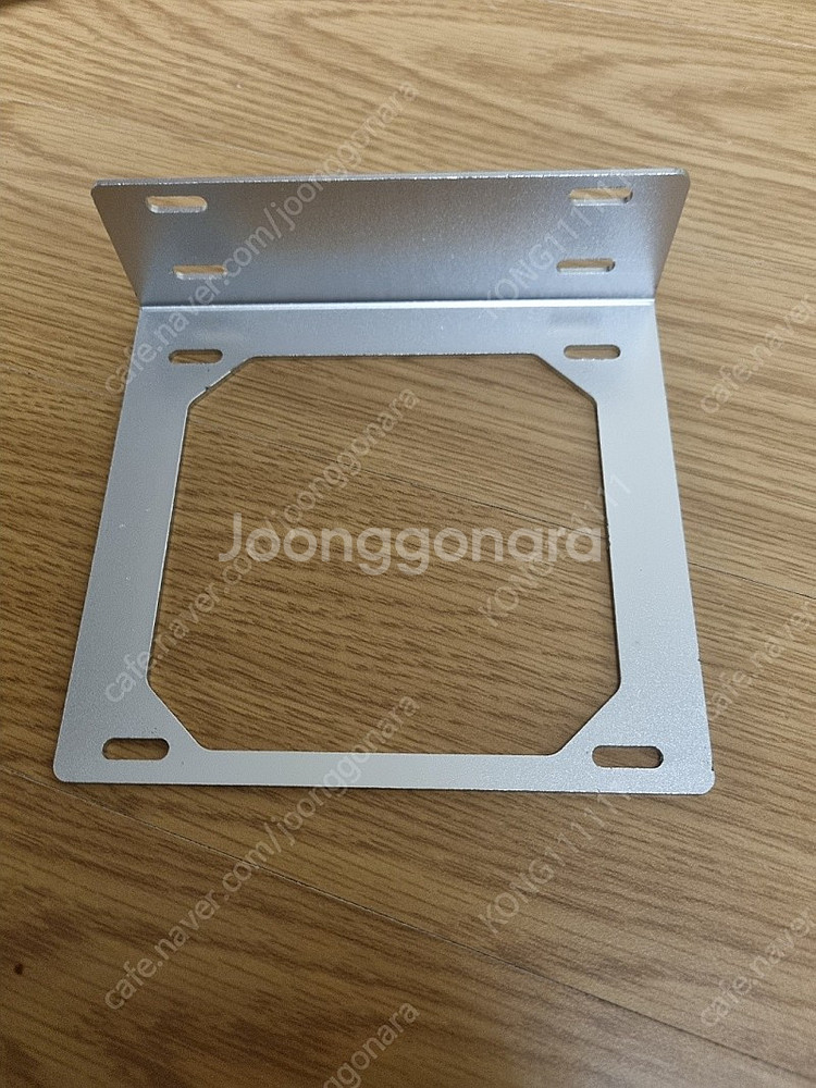 120mm 1열 라디에이터 브라켓 팝니다.--1