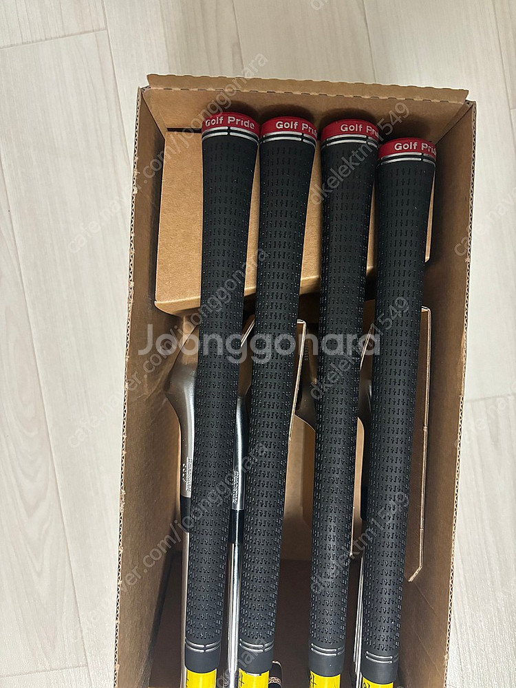 브릿지스톤v300 8세대 8아이언판매합니다!5~9번,p...--2