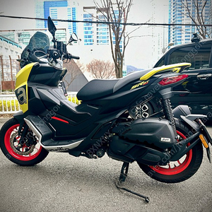 23년식 아프릴리아 SR GT 125 / 애쉬드 골드