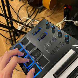 alesis v61 알레시스 미디 건반 판매