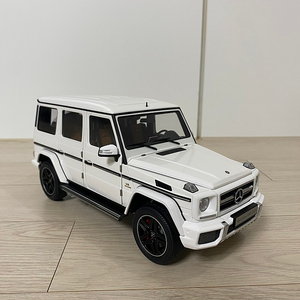 오토아트 g63 amg 화이트 1:18 팝니다