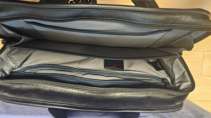 투미 알파2 가죽 서류가방 96108D2--2