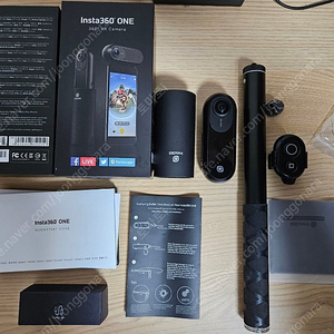 insta 360 one VR 카메라 7만원 팝니다