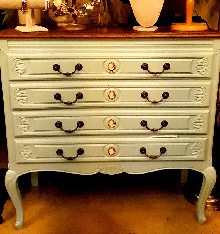 엔틱장식장 처분중 이미지