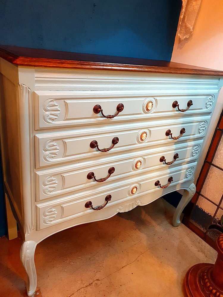 엔틱장식장 처분중 이미지