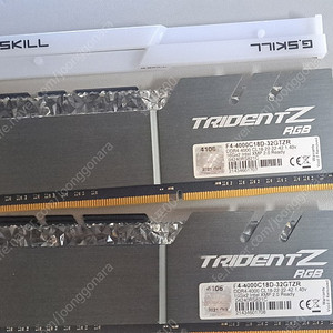 G.SKILL TRIDENT Z RGB 4000 CL18 32GB(16GB*2) 팝니다